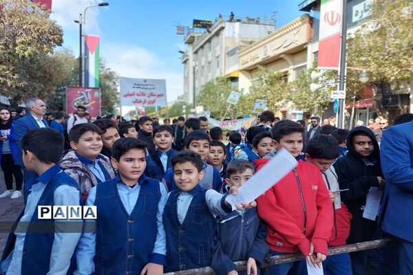 راهپیمایی روز 13آبان در زنجان