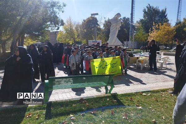 راهپیمایی سیزده آبان در شهرستان اقلید