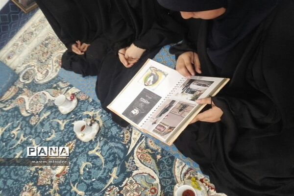 دیدار دانش‌آموزان شادگانی  با خانواده شهدا