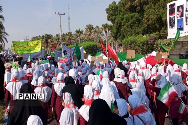 راهپیمای 13 آبان با حضور گسترده دانش‌آموزان و فرهنگیان هرمزگانی