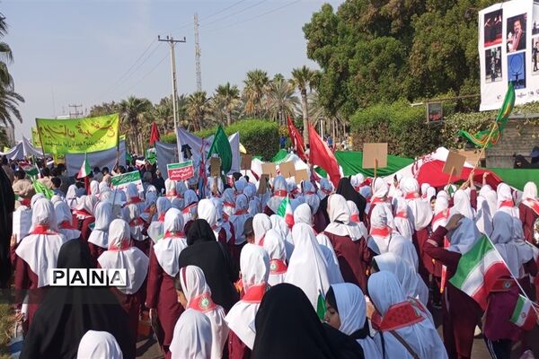 راهپیمای 13 آبان با حضور گسترده دانش‌آموزان و فرهنگیان هرمزگانی