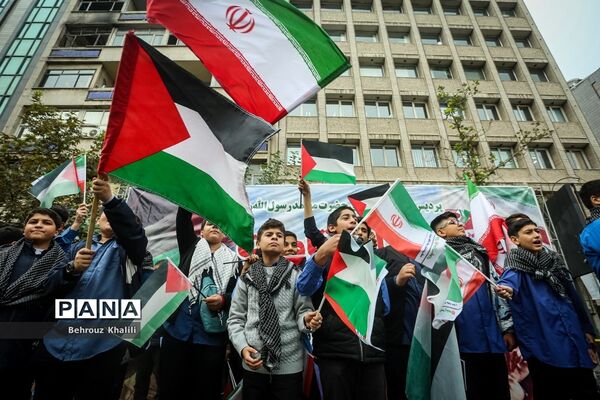 راهپیمایی 13 آبان در تهران