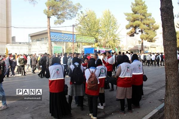 حضور فرزندان سلیمانی در راهپیمایی 13 آبان