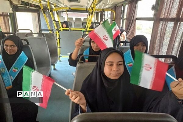 حضور دانش‌آموزان عشایری کرمان در راهپیمایی 13 آبان