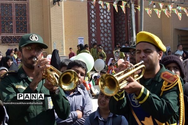 راهپیمائی  یوم الله سیزدهم آبان دربهاباد یزد