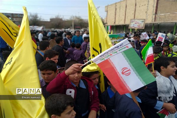 راهپیمایی یوم الله ۱۳ آبان در زواره