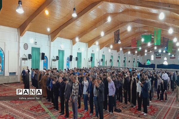اقامه نماز جمعه در نور