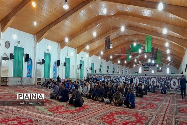 اقامه نماز جمعه در نور