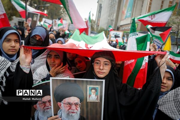 راهپیمایی ۱۳ آبان در تهران