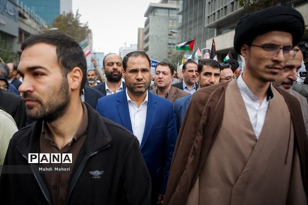 راهپیمایی ۱۳ آبان در تهران