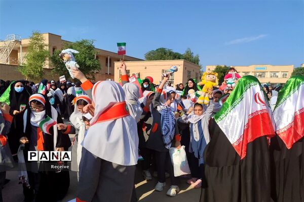 راهپیمایی دانش‌آموزان حمیدیه در روز ۱۳ آبان