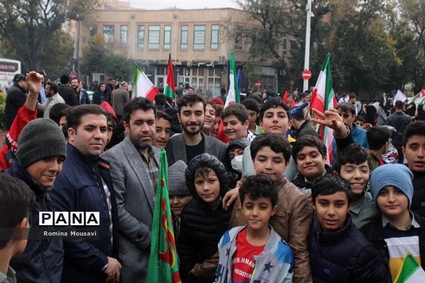 راهپیمایی حماسی ۱۳ آبان