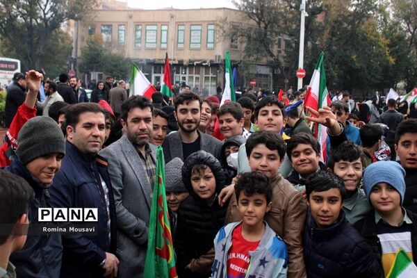 راهپیمایی حماسی ۱۳ آبان
