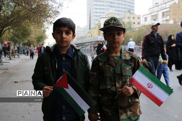 حضور پرشور دانش‌آموزان در راهپیمایی 13 آبان