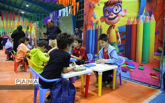 والدین به بچه‌ها اجازه دهند بچگی کنند