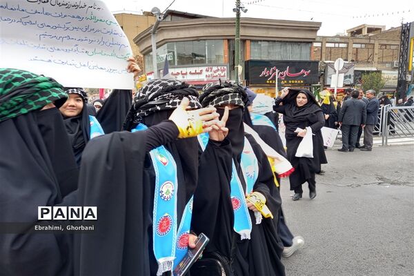 حضور گسترده مشهدی‌ها در راهپیمایی ۱۳ آبان