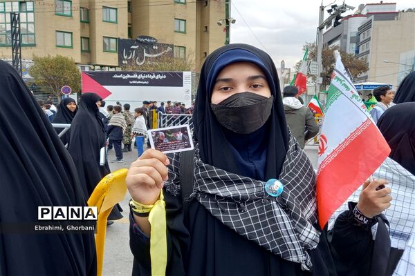 حضور گسترده مشهدی‌ها در راهپیمایی ۱۳ آبان