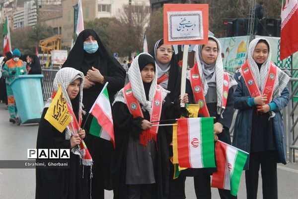 حضور گسترده مشهدی‌ها در راهپیمایی ۱۳ آبان