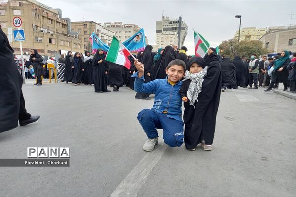 حضور گسترده مشهدی‌ها در راهپیمایی ۱۳ آبان