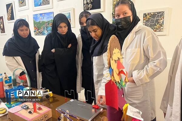 نمایشگاه دست سازه‌های آزمایشگاهی پژوهش‌سرای دانش‌آموزی کاوش