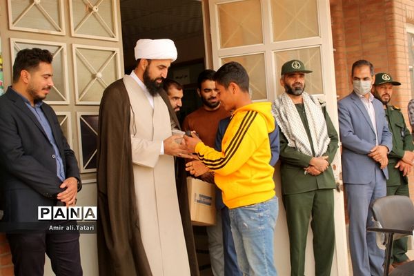 نواختن‌ زنگ استکبار‌ستیزی در دبیرستان شهید احمد ارغیانی شهرستان بام و صفی آباد