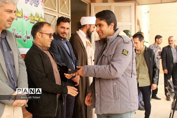 نواختن‌ زنگ استکبار‌ستیزی در دبیرستان شهید احمد ارغیانی شهرستان بام و صفی آباد