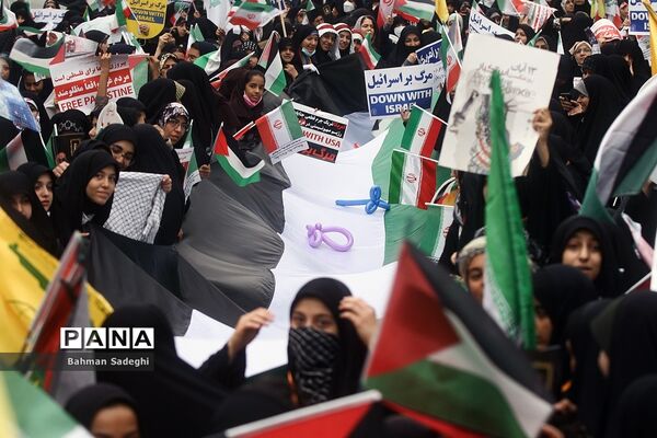 راهپیمایی ۱۳ آبان در تهران