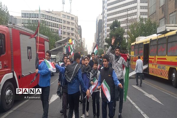 راهپیمایی روز دانش‌آموز و حمایت از مردم مظلوم فلسطین
