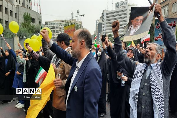 راهپیمایی روز دانش‌آموز و حمایت از مردم مظلوم فلسطین