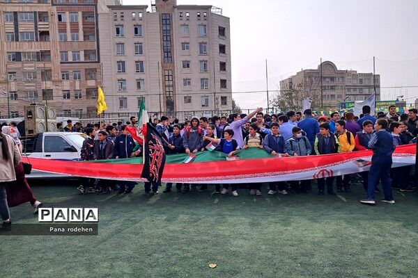 راهپیمایی ۱۳ آبان و روز دانش‌آموز در رودهن