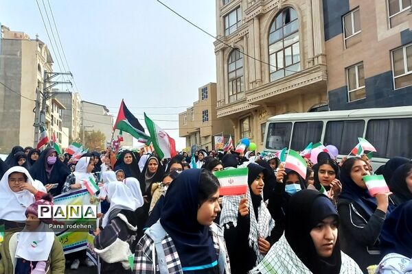 راهپیمایی ۱۳ آبان و روز دانش‌آموز در رودهن