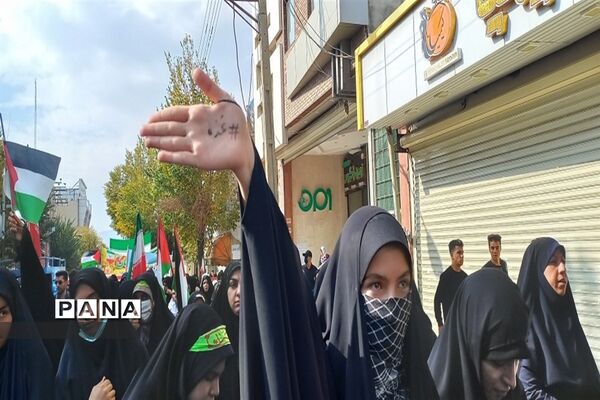 راهپیمایی ۱۳ آبان در شهرکرد