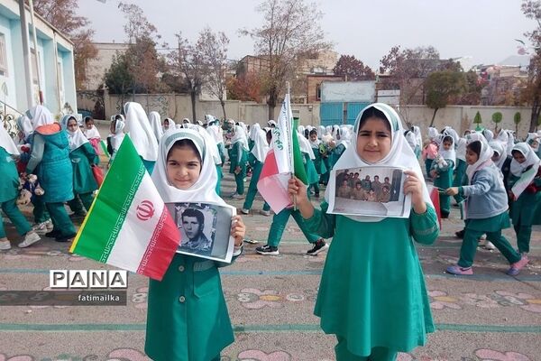 دانش‌آموزان دبستان فرشتگان شهرستان فیروزکوه روز دانش‌آموز را گرامی داشتند