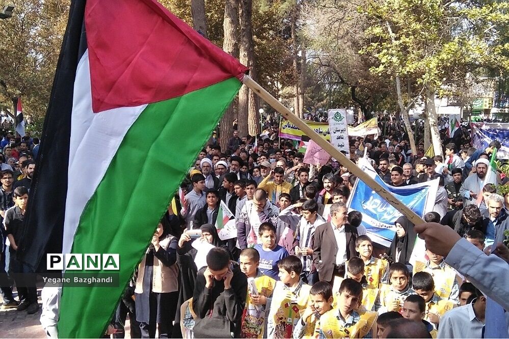 راهپیمایی باشکوه و کم نظیر ۱۳ آبان در شهرستان سبزوار