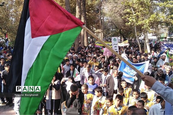 راهپیمایی باشکوه و کم نظیر ۱۳ آبان در شهرستان سبزوار