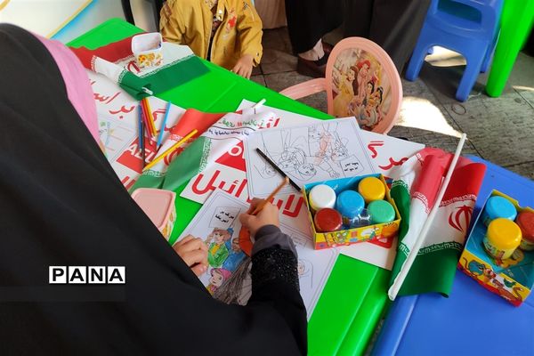 حضور دانش‌آموزان شیرازی در راهپیمایی ۱۳آبان