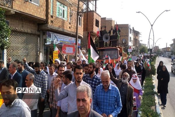 راهپیمایی روز دانش‌آموز در شهرستان میاندورود
