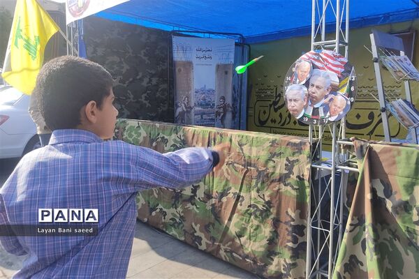 تجمع  پرشوردانش‌آموزان شیرازی در مبارزه با  استکبار