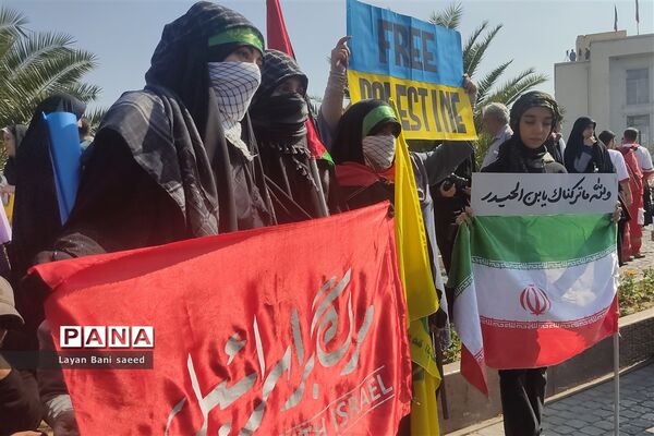 تجمع  پرشوردانش‌آموزان شیرازی در مبارزه با  استکبار