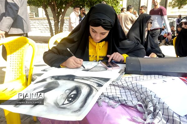 تجمع  پرشوردانش‌آموزان شیرازی در مبارزه با  استکبار