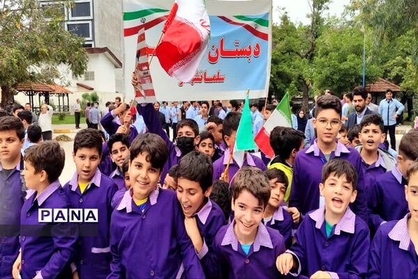 حضور پرشور دانش‌آموزان سلمانشهر در راهپیمایی ۱۳ آبان