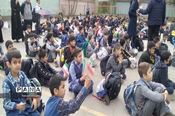 مراسم 13آبان در مدرسه شهید ندافی