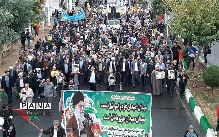 راهپیمایی یوم‌الله ۱۳ آبان در شهرستان‌قرچک/فیلم