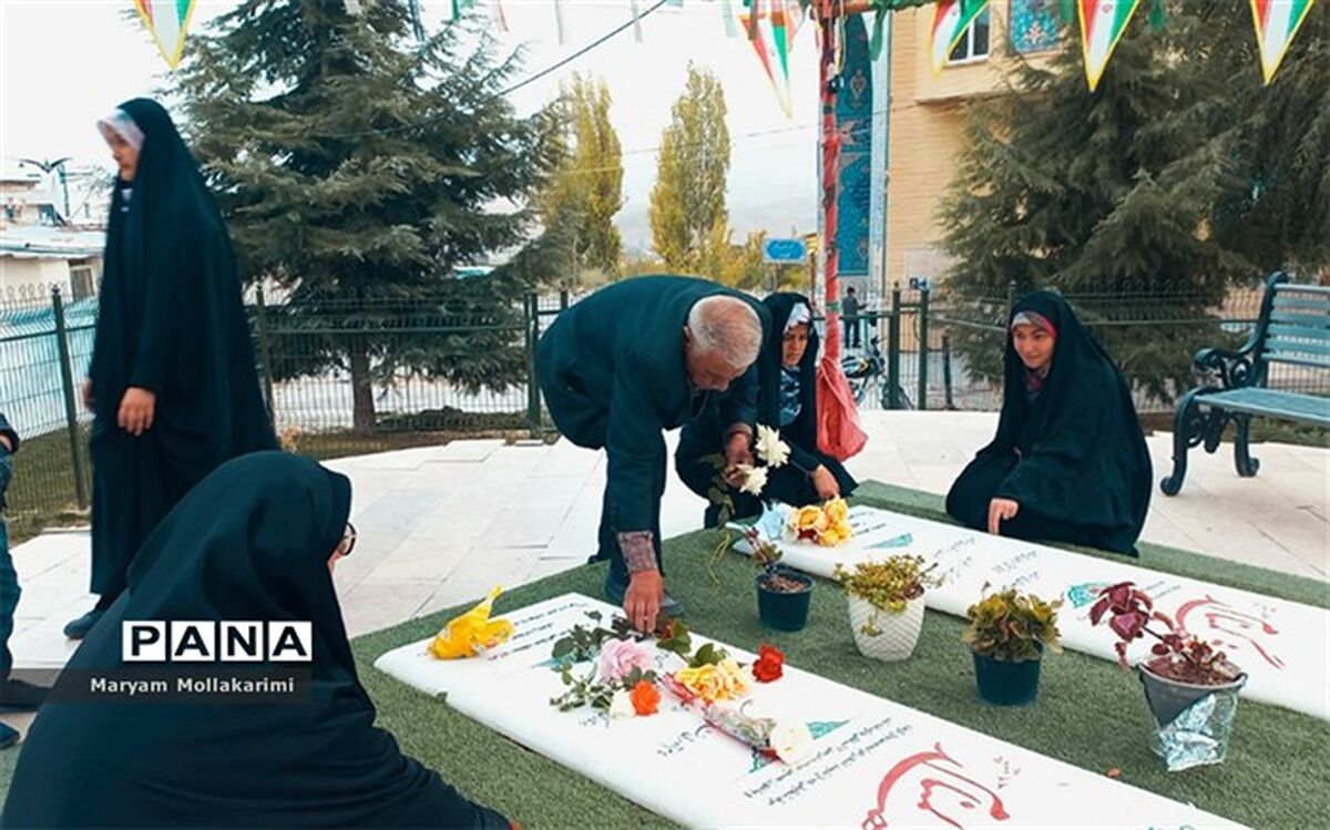 برگزاری مراسم یادبود  شهدای گمنام منطقه دماوند در روز دانش‌آموز /فیلم