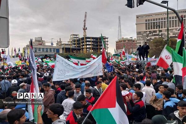 اجتماع بزرگ یوم الله ۱۳ آبان ماه و روز دانش‌آموز در مشهد