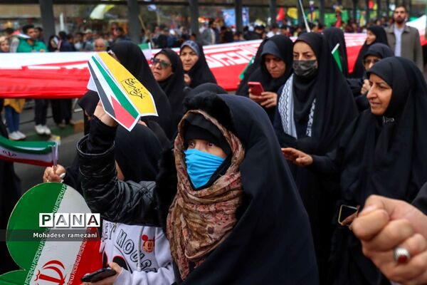 حضور پرشور و حماسی دانش‌آموزان و فرهنگیان استان خراسان رضوی در یوم الله ۱۳ آبان