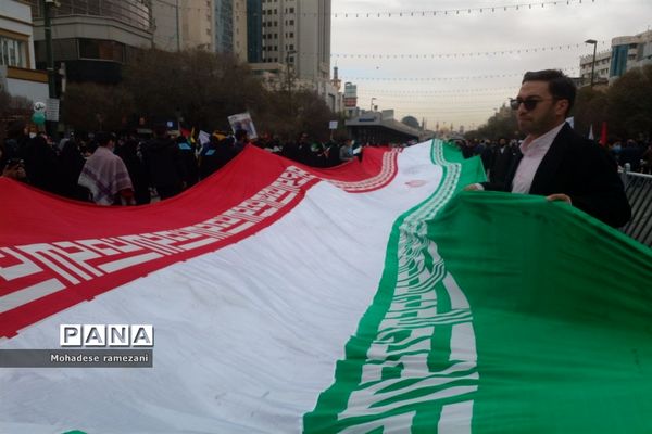 حضور پرشور و حماسی دانش‌آموزان و فرهنگیان استان خراسان رضوی در یوم الله ۱۳ آبان