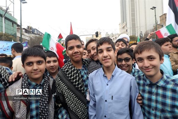 حضور پرشور و حماسی دانش‌آموزان و فرهنگیان استان خراسان رضوی در یوم الله ۱۳ آبان