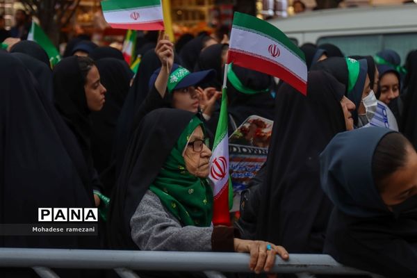 حضور پرشور و حماسی دانش‌آموزان و فرهنگیان استان خراسان رضوی در یوم الله ۱۳ آبان