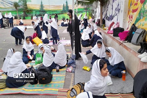 جشن روز دانش‌آموز دردبستان شهید صابری قائمشهر